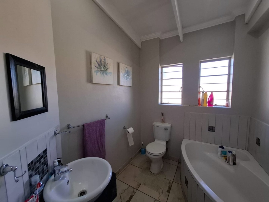 3 Bedroom Property for Sale in Waterval East North West
